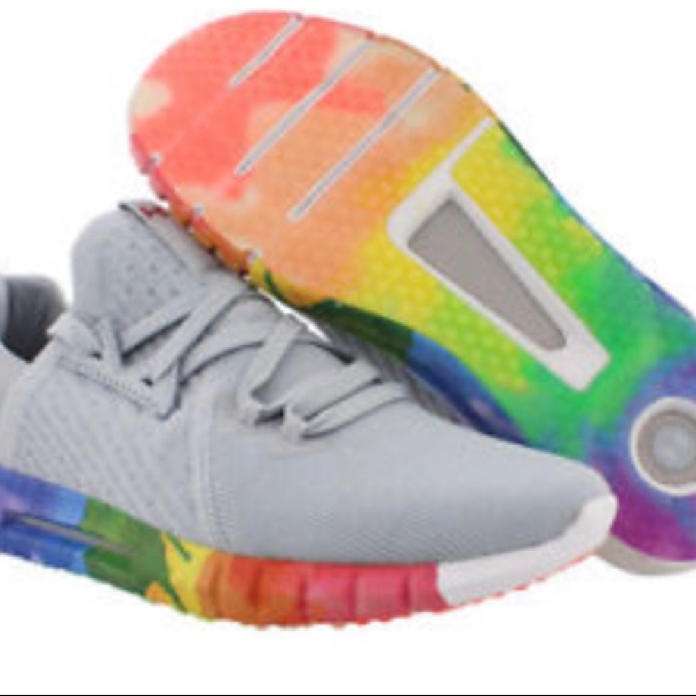 Athletic shoes